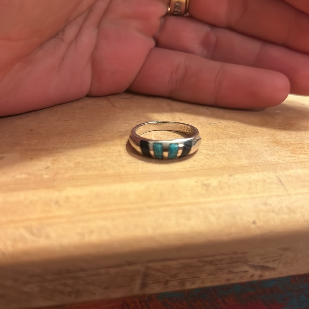 Vintage Sterling Silver Navajo Turquoise and Black Stone ring size 6 - Picture 5 of 5